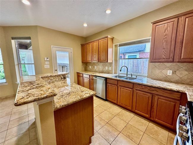 2716 W Oaks Cir E, House other with 4 bedrooms, 4 bathrooms and 2 parking in Pearland TX | Image 12
