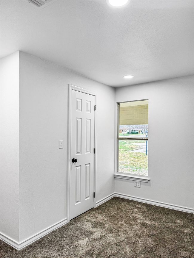 828 Indiana St, House other with 3 bedrooms, 2 bathrooms and null parking in Graham TX | Image 10
