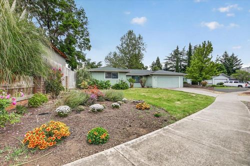 415 Sutter Avenue, Medford, OR, 97504 | Card Image