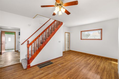 813 Lyon St, Des Moines, IA, 50309-5460 | Card Image