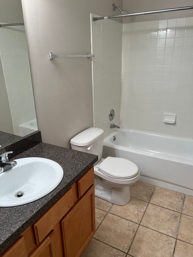APT-3F - 5904 Forest View Rd, Condo with 2 bedrooms, 2 bathrooms and 2 parking in Lisle IL | Image 7