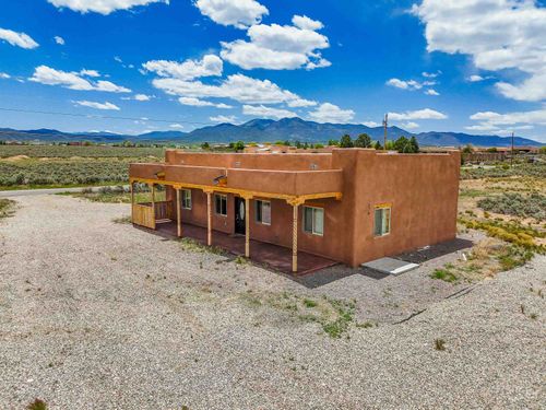 190 W Romero Rd, Ranchos de Taos, NM, 87557-8725 | Card Image
