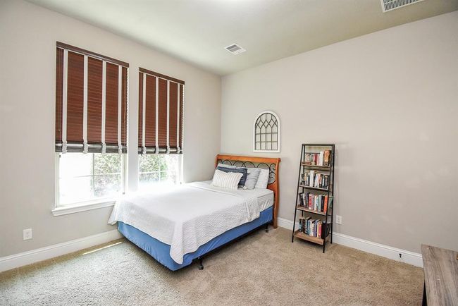 ENjoy this room for guests, or as an exercise room, art room and more! | Image 33