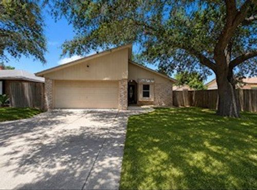 9574 Goldcrest Cir, Corpus Christi, TX, 78418-5010 | Card Image