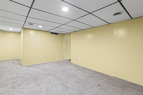 23344 Panama Ave, Warren, MI, 48091-4739 | Card Image