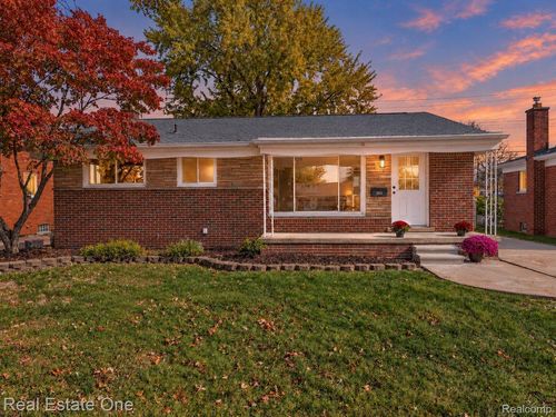 2519 Medford St, Trenton, MI, 48183-5805 | Card Image