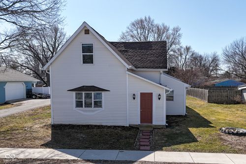 207 E Wall St, Advance, IN, 46102-9404 | Card Image