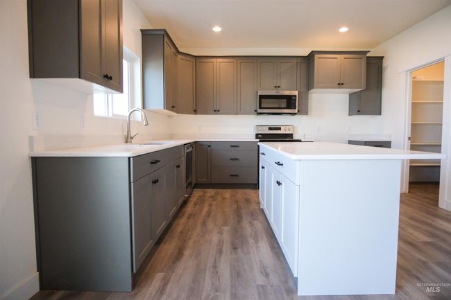 2441 Dorchester Ave, House other with 4 bedrooms, 2 bathrooms and 2 parking in Burley ID | Image 4