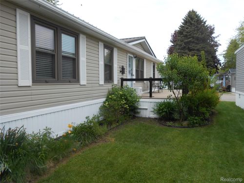 256 Shoreline Dr W, Port Sanilac, MI, 48469-9770 | Card Image