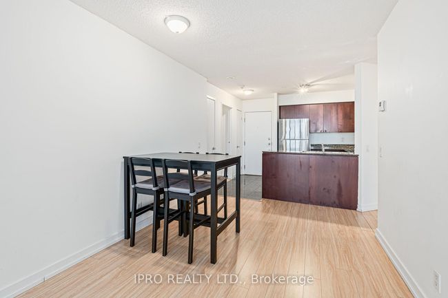 1808 - 373 Front St W, Condo with 3 bedrooms, 2 bathrooms and 1 parking in Toronto ON | Image 4