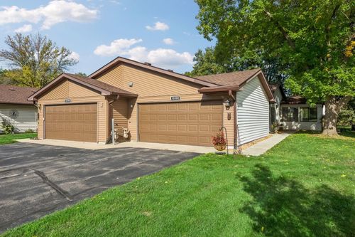 13390 Hughes Ct, Apple Valley, MN, 55124-9468 | Card Image