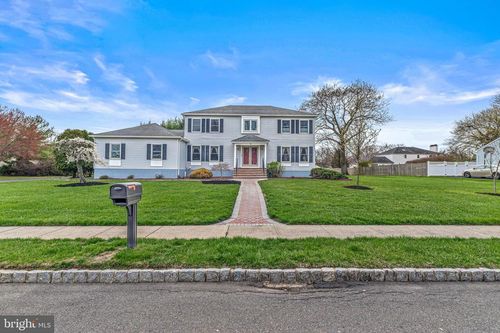 8 Silver Holw, North Brunswick, NJ, 08902-2663 | Card Image