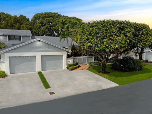 10001 Nw 52nd Ter, Doral, FL, 33178-2608 | Card Image