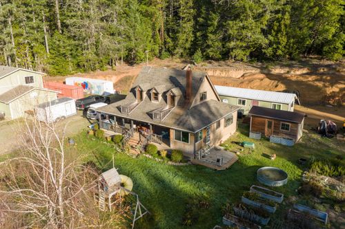 601 Mcmullen Creek Rd, Selma, OR, 97538-9748 | Card Image