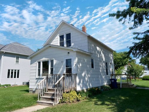 422 E Sanborn St, Springfield, MN, 56087-1740 | Card Image