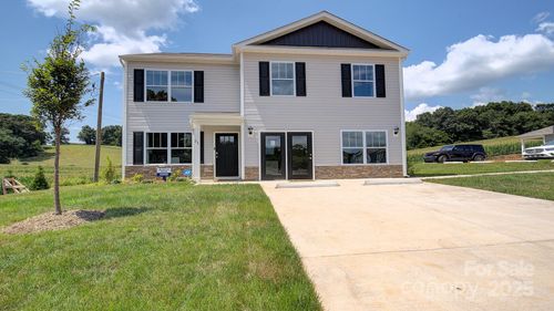 12 Wildbrook Dr, Waynesville, NC, 28785-7260 | Card Image