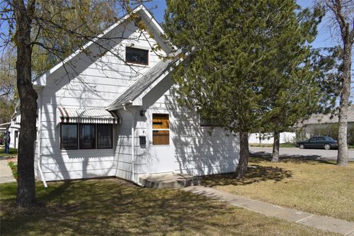 2 S Main St, Conrad, MT, 59425-1816 | Card Image
