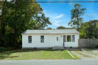 144 E Arverne Avenue, House other with 2 bedrooms, 1 bathrooms and null parking in Ocean Gate NJ | Image 1