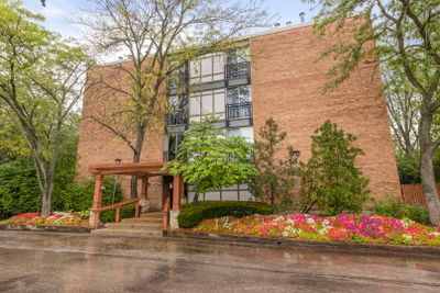 4A - 1833 Four Lakes Avenue, Condo with 2 bedrooms, 1 bathrooms and 1 parking in Lisle IL | Image 2