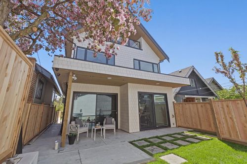 2-625 E 24th Ave, Vancouver, BC, V5V2A3 | Card Image