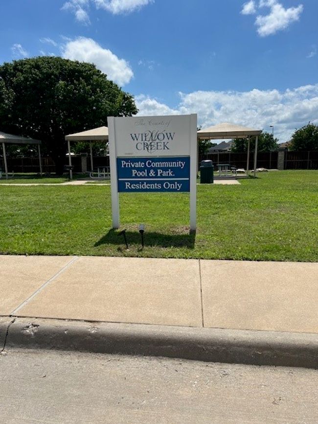 View of community / neighborhood sign | Image 38