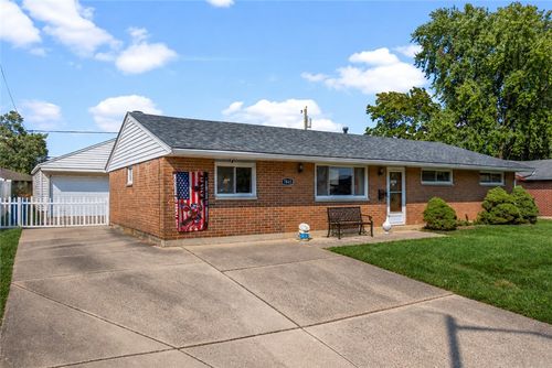 7845 Harshmanville Rd, Huber Heights, OH, 45424-2146 | Card Image