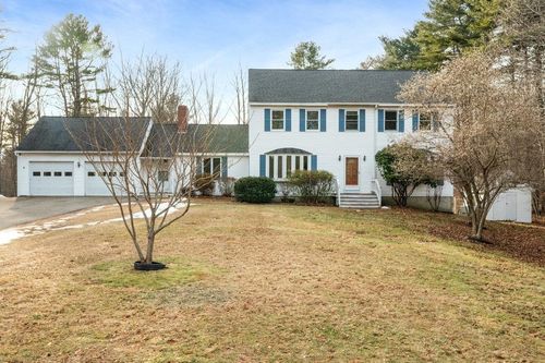 32 Bluestone Ln, York, ME, 03909-6630 | Card Image
