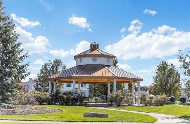 Planned landscaping, gazebos, and pools add to the beauty of this highly desirable community. | Image 15
