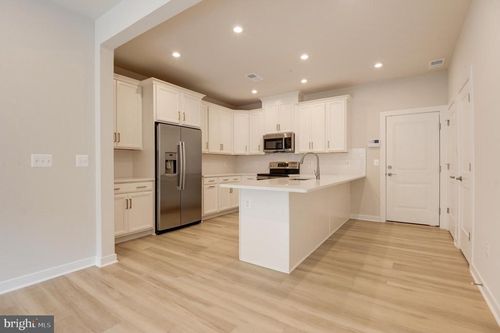 43798 Middleway Ter, ASHBURN, VA, 20147-7049 | Card Image