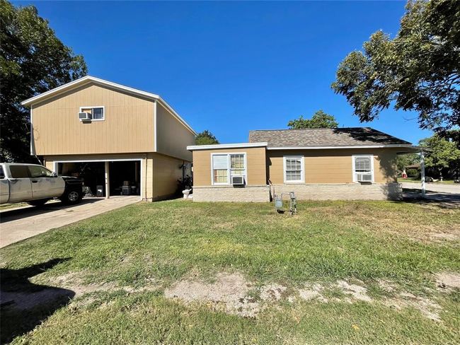 301 N Avenue A, Home with 2 bedrooms, 1 bathrooms and null parking in Freeport TX | Image 8