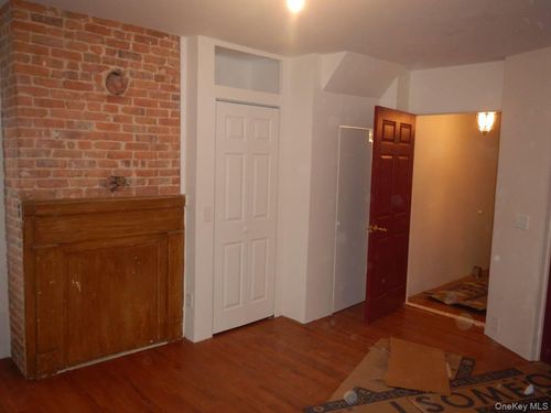 89 1st Ave, Nyack, NY, 10960-2674 | Card Image