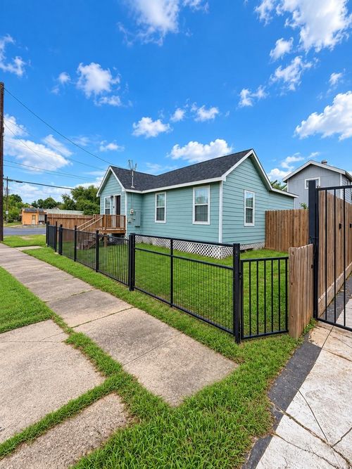 7402 Navigation Blvd, Houston, TX, 77011-1722 | Card Image
