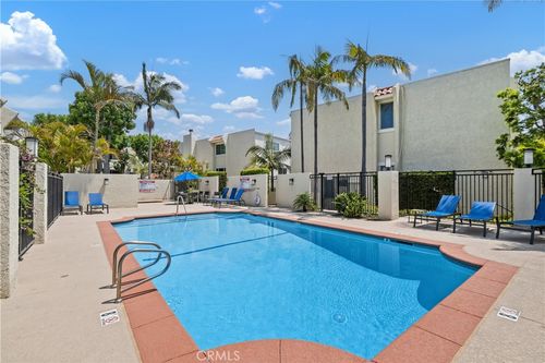421 2nd St, Hermosa Beach, CA, 90254-5002 | Card Image