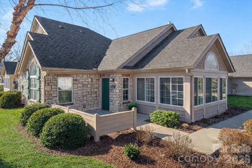 6 Mountain Meadow Cir, Weaverville, NC, 28787-9378 | Card Image