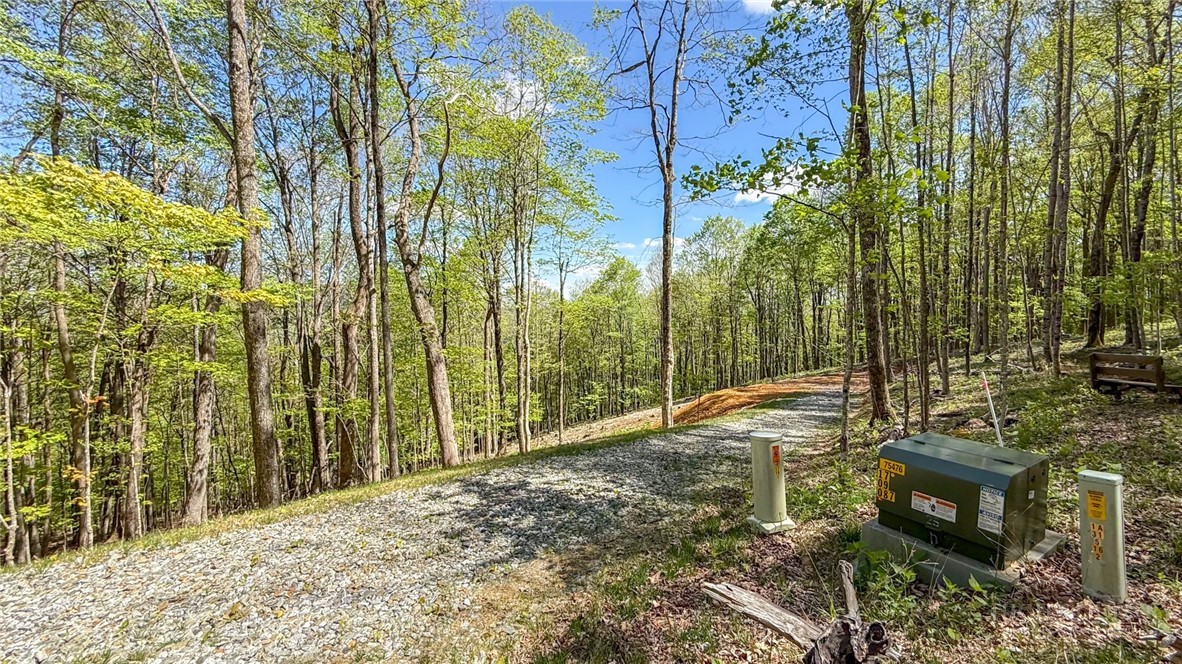 Land in West Jefferson