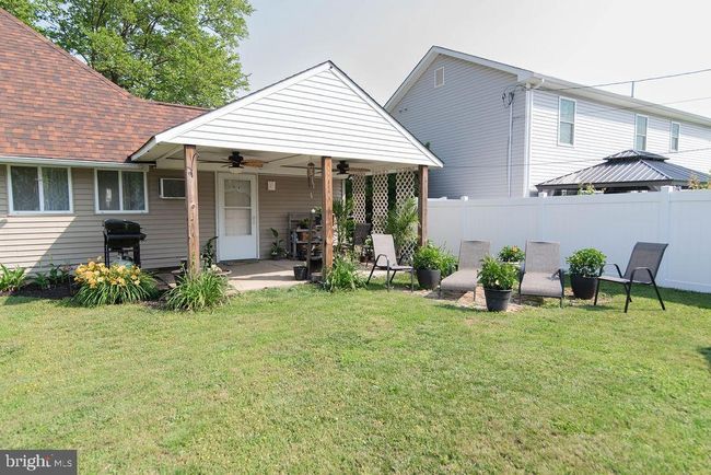 91 New School Ln, House other with 4 bedrooms, 2 bathrooms and null parking in LEVITTOWN PA | Image 4