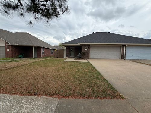 1584 N Willowbrook Dr, Fayetteville, AR, 72703-1280 | Card Image