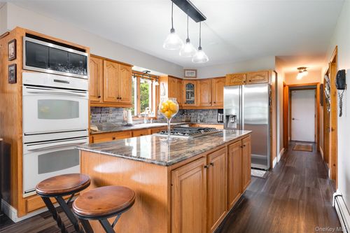 108 Beyer Dr, Poughquag, NY, 12570-5637 | Card Image