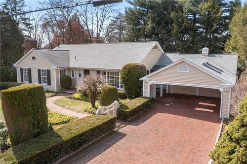 28 S Hill Dr, Cranston, RI, 02920-3719 | Card Image