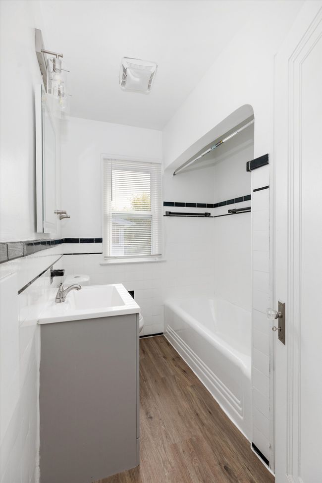 14375 Strathmoor St, House other with 5 bedrooms, 3 bathrooms and null parking in Detroit MI | Image 16