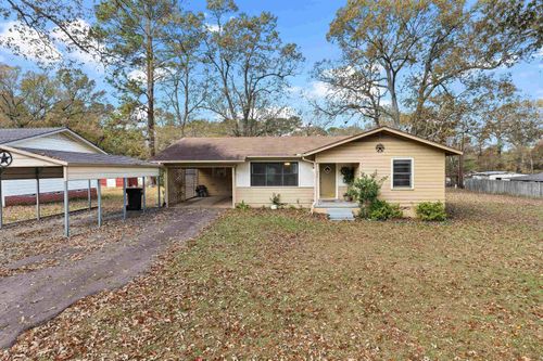 204 S Holly St, Ore City, TX, 75683-7689 | Card Image