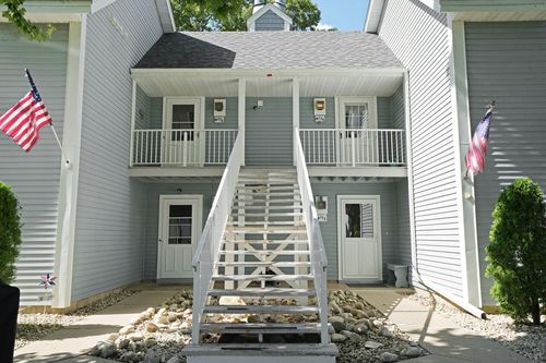 unit-176-300 Foxwood Dr, Waterford, WI, 53185-4371 | Card Image