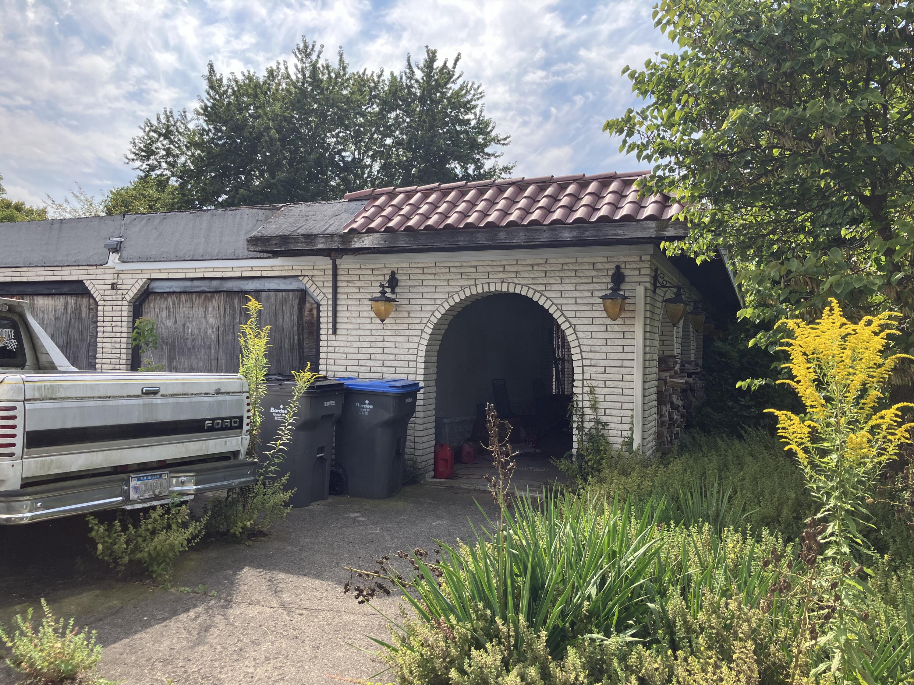 Impalla Dr, Niles, MI 49120