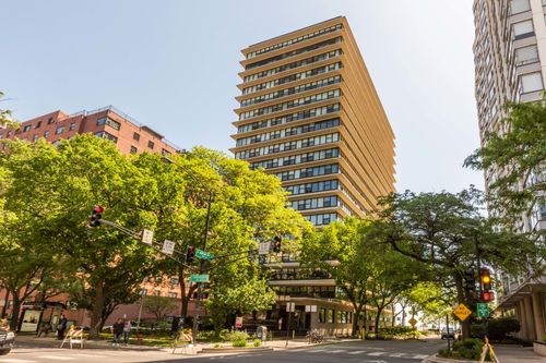 6b-5801 Sheridan Rd, Chicago, IL, 60660-3801 | Card Image