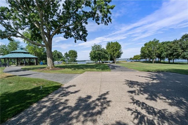 844 Bullocks Point Ave, Condo with 2 bedrooms, 3 bathrooms and 1 parking in Riverside RI | Image 27