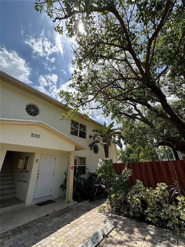 APT-1 - 530 Ne 15 Th Ct, Condo with 2 bedrooms, 1 bathrooms and null parking in Fort Lauderdale FL | Image 21