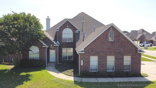 703 Butternut Ct, Broken Arrow, OK, 74012-8658 | Card Image