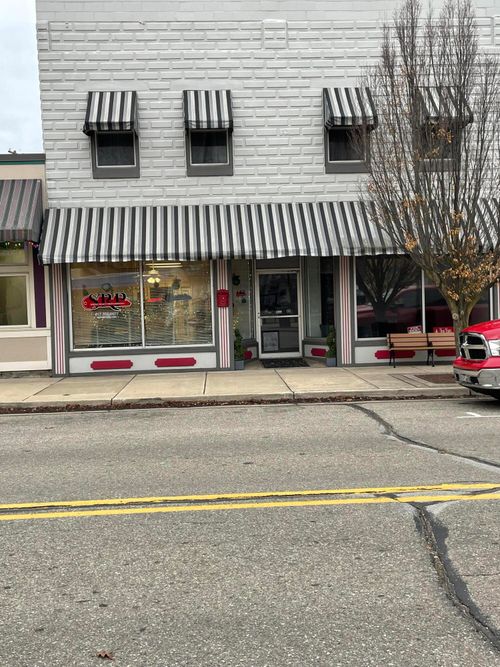 a-163 S Main St, Leslie, MI, 49251-2600 | Card Image