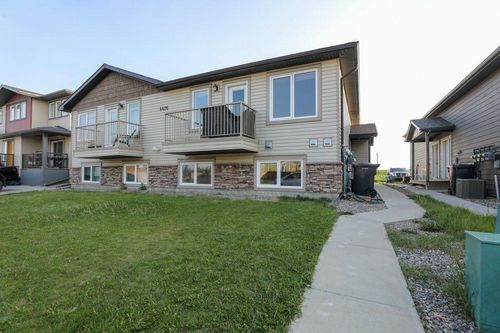 2-4426 Lake Drive, Coalhurst, AB, T0L0V2 | Card Image