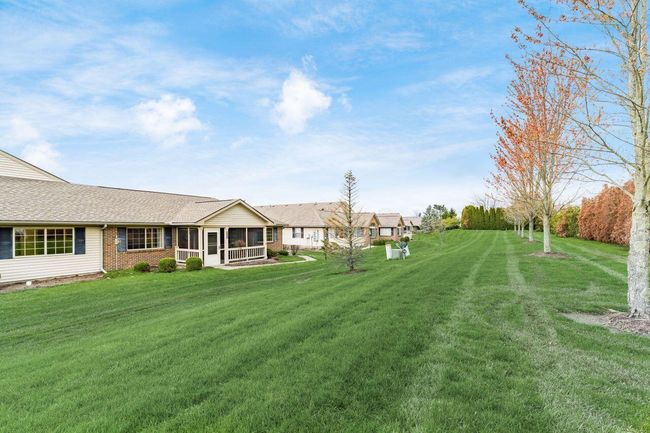 512 Richmond Dr, Condo with 3 bedrooms, 2 bathrooms and null parking in Pataskala OH | Image 7